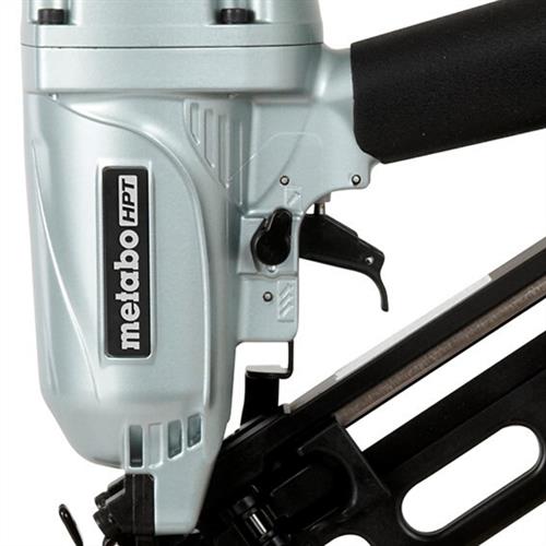 Metabo HPT - 2-1/2 Inch 15 Gauge Angled Finish Nailer with Air Duster - Model: NT65MA4
