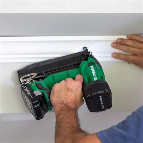 Metabo HPT - 18V Compact Cordless 18 Gauge Brad Nailer with FREE EXTRA BATTERY - Model: NT1850DF